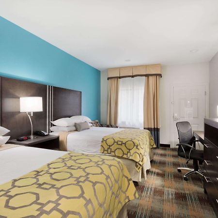 Hotel Baymont By Wyndham Bryan College Station Esterno foto