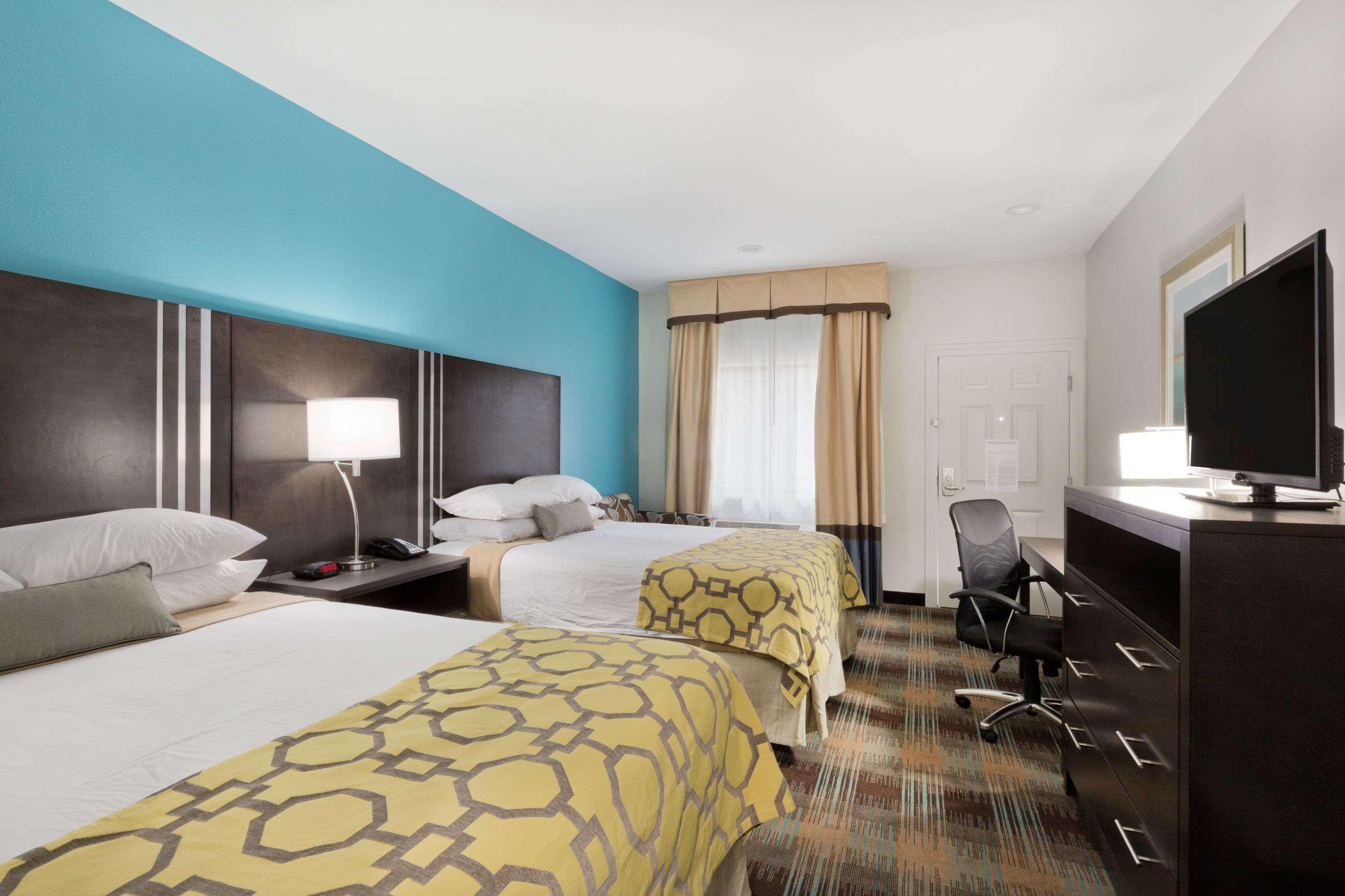 Hotel Baymont By Wyndham Bryan College Station Esterno foto