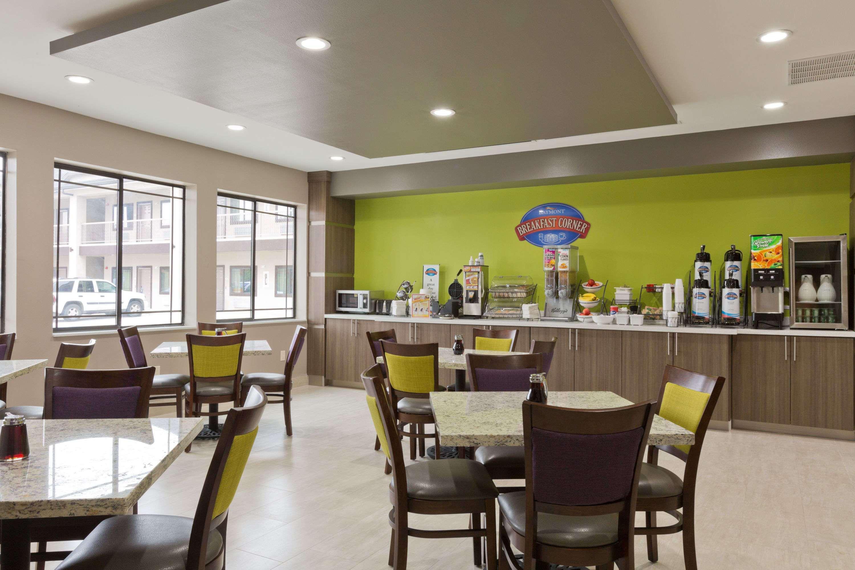 Hotel Baymont By Wyndham Bryan College Station Esterno foto