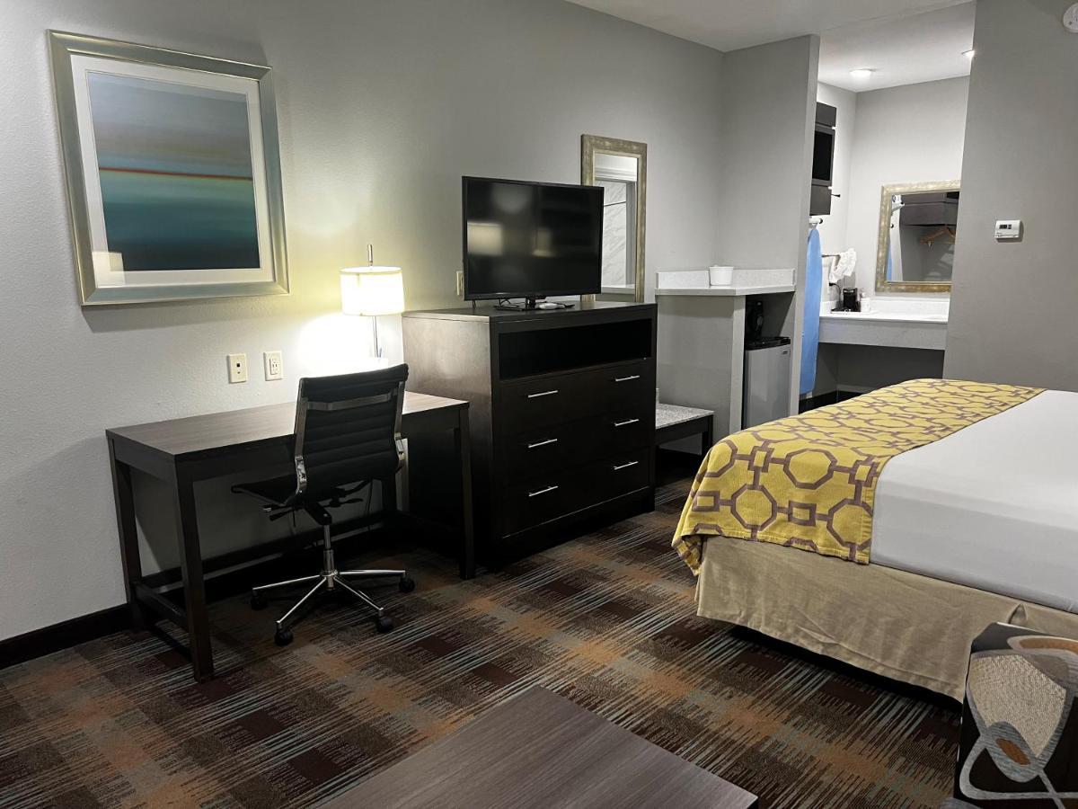 Hotel Baymont By Wyndham Bryan College Station Esterno foto